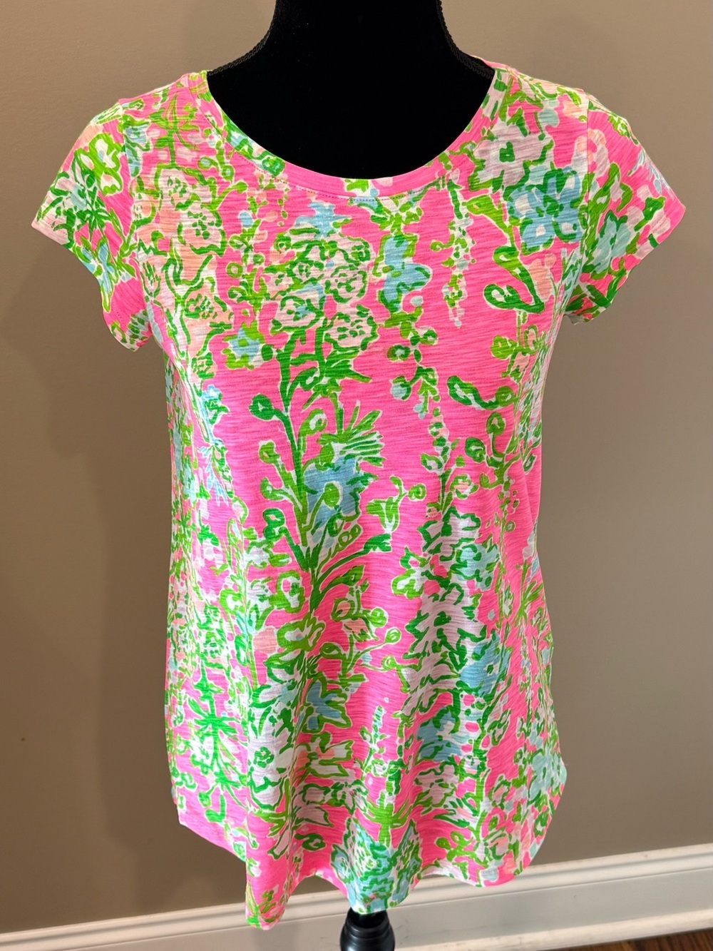 Women’s LILLY PULITZER Southern Charm Betsy short sleeve scoop neck top- size XS